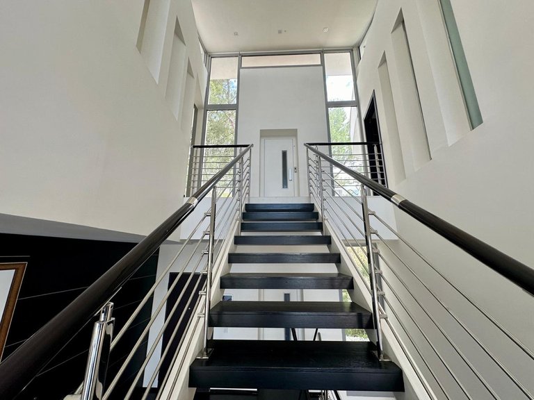 Villa for Sale in The Golden Mile, Malaga 19