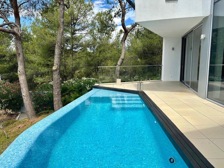 Villa for Sale in The Golden Mile, Malaga 21