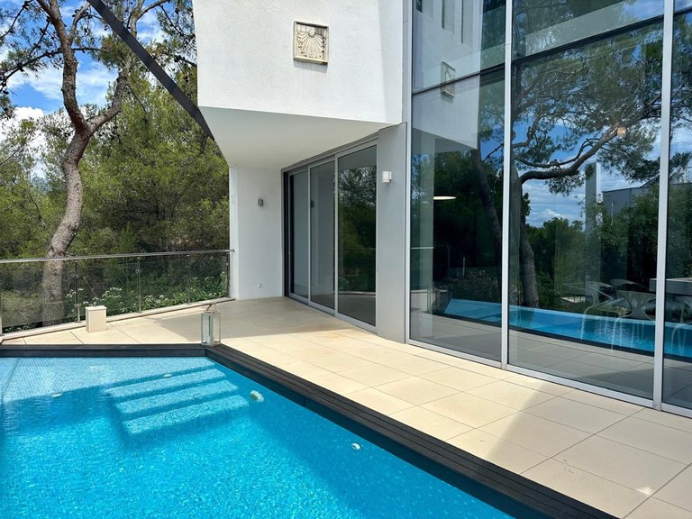 Villa for Sale in The Golden Mile, Malaga 22