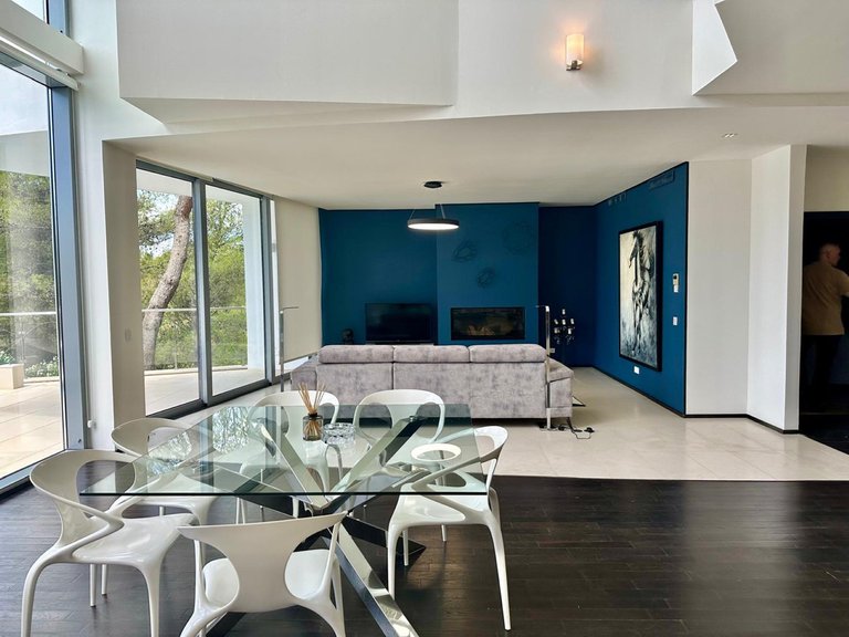 Villa for Sale in The Golden Mile, Malaga 3