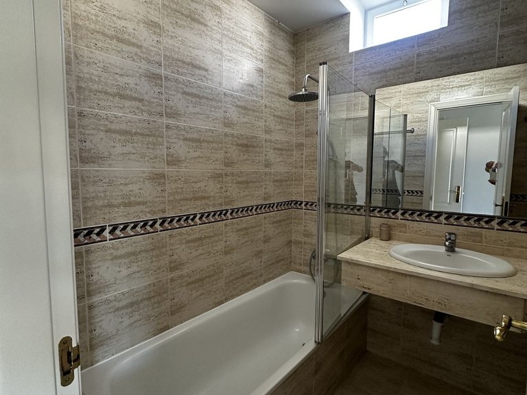 Apartment for Sale in Nueva Andalucía, Malaga 13