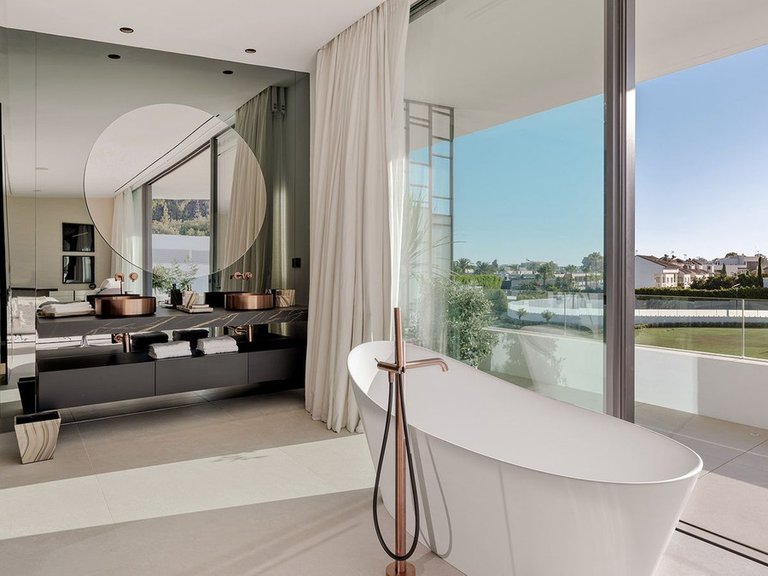 Villa for Sale in Marbella, Malaga 18