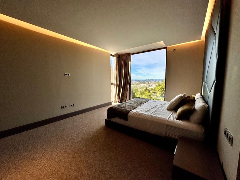 Villa for Sale in Higueron, Malaga 3