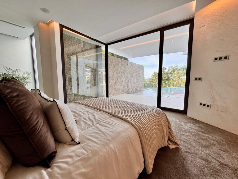 Villa for Sale in Higueron, Malaga 4