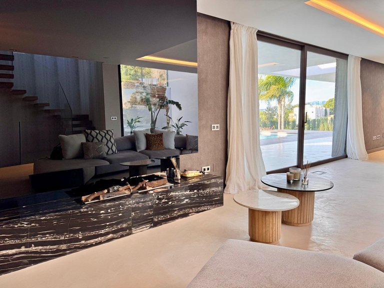 Villa for Sale in Higueron, Malaga 8