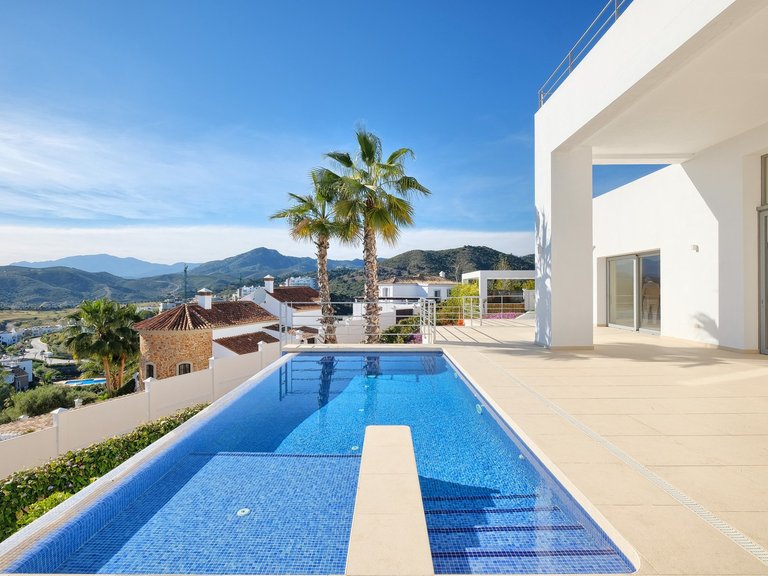 Villa for Sale in Benahavís, Malaga 10