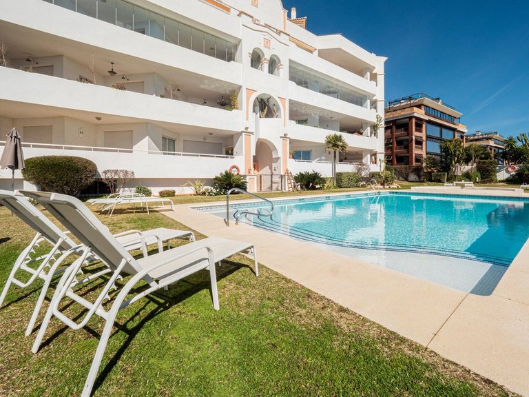 Apartment for Sale in Puerto Banús, Malaga 1