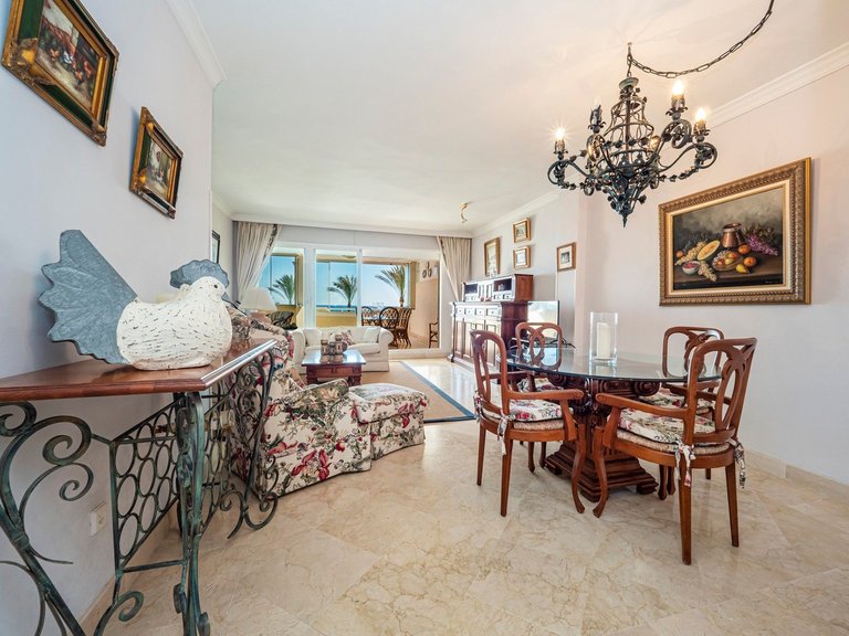 Apartment for Sale in Puerto Banús, Malaga 11