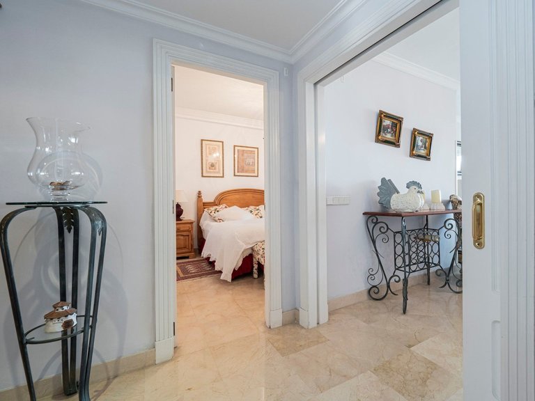 Apartment for Sale in Puerto Banús, Malaga 12