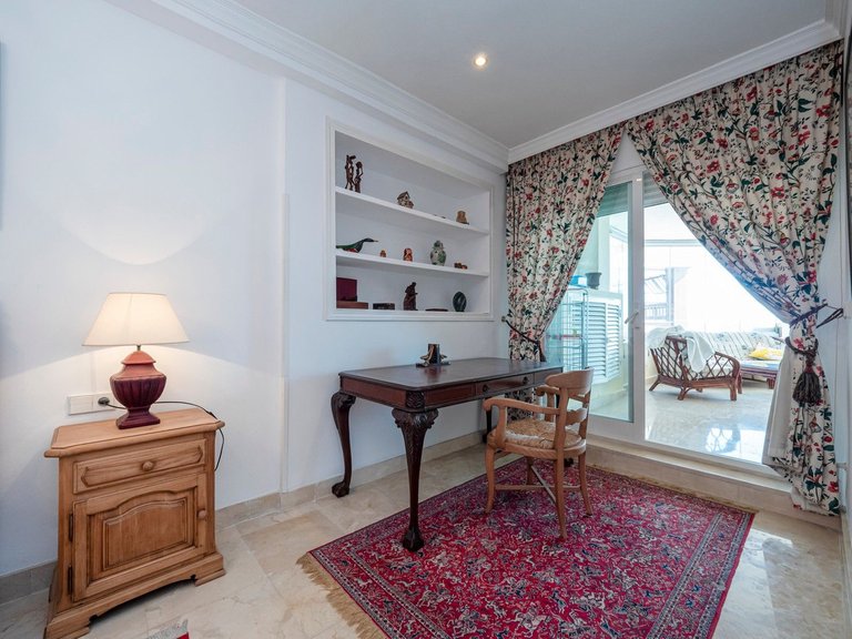 Apartment for Sale in Puerto Banús, Malaga 17