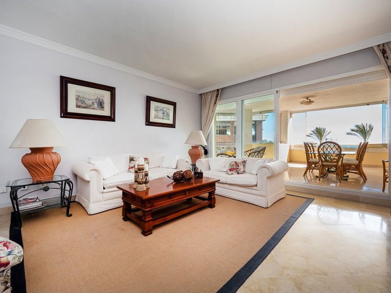 Apartment for Sale in Puerto Banús, Malaga 2
