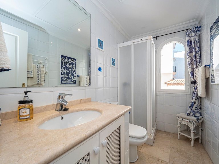 Apartment for Sale in Puerto Banús, Malaga 25