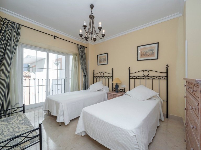 Apartment for Sale in Puerto Banús, Malaga 26