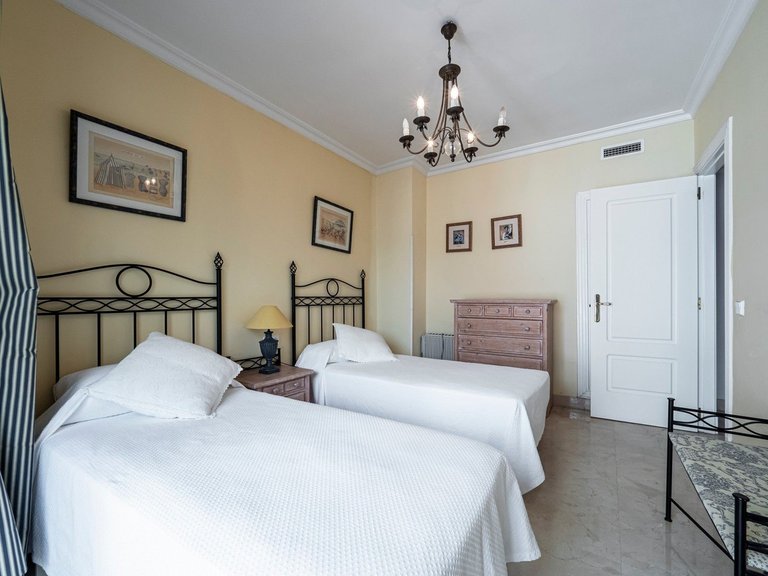 Apartment for Sale in Puerto Banús, Malaga 27