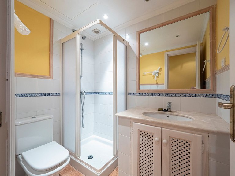 Apartment for Sale in Puerto Banús, Malaga 32