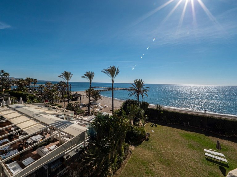 Apartment for Sale in Puerto Banús, Malaga 4