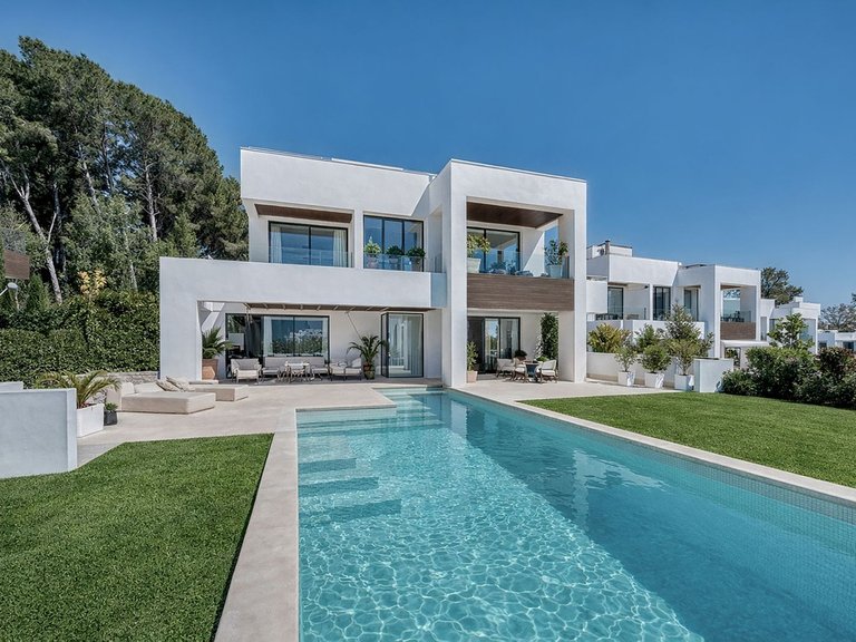 Villa for Sale in Marbella, Malaga 1