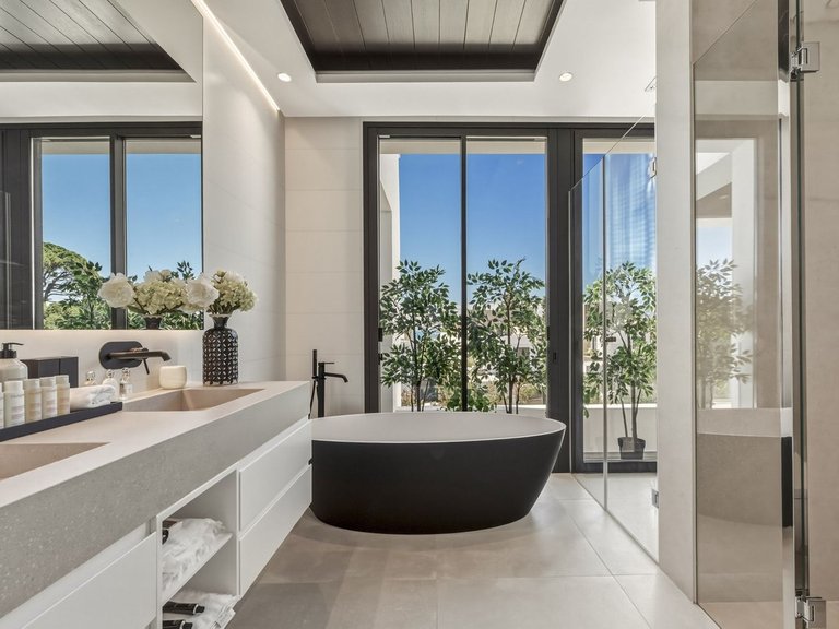 Villa for Sale in Marbella, Malaga 25