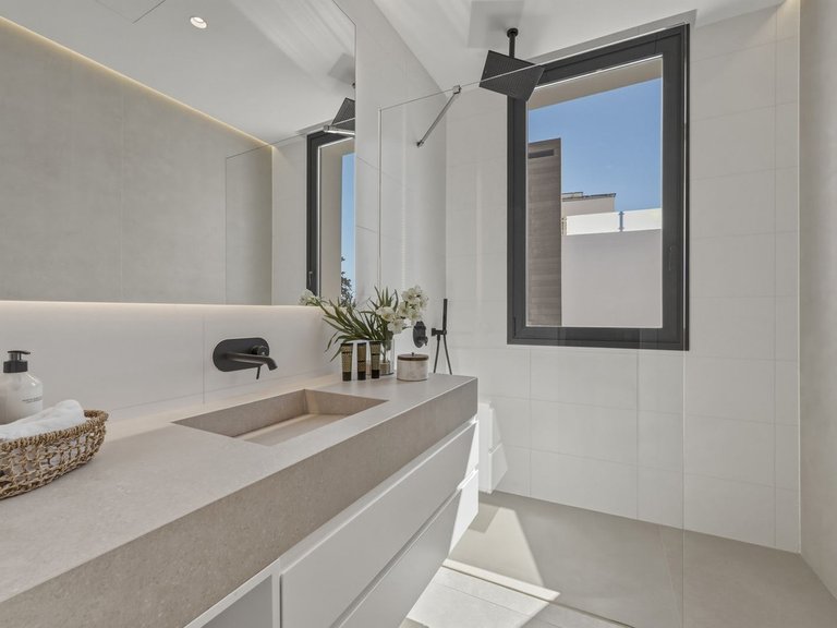Villa for Sale in Marbella, Malaga 30