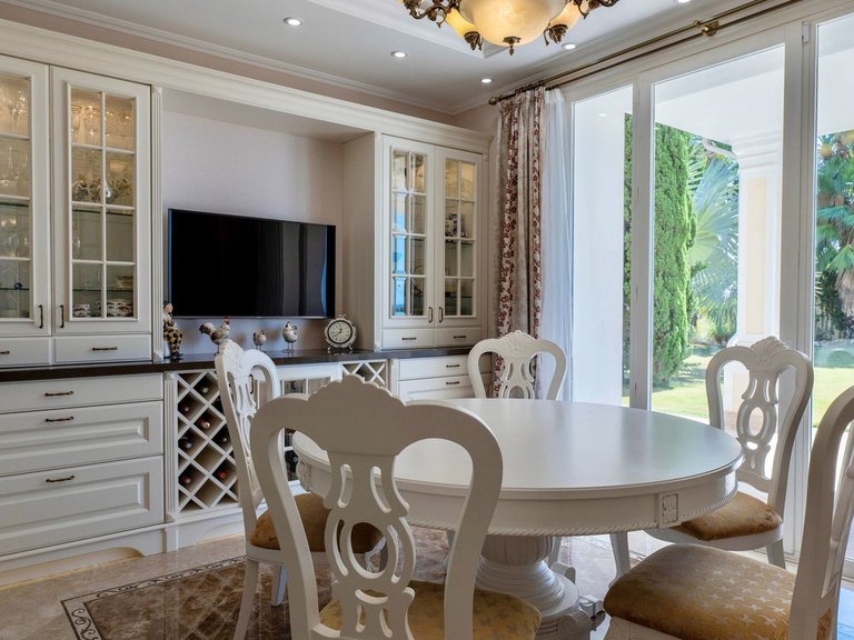 Villa for Sale in El Rosario, Malaga 14