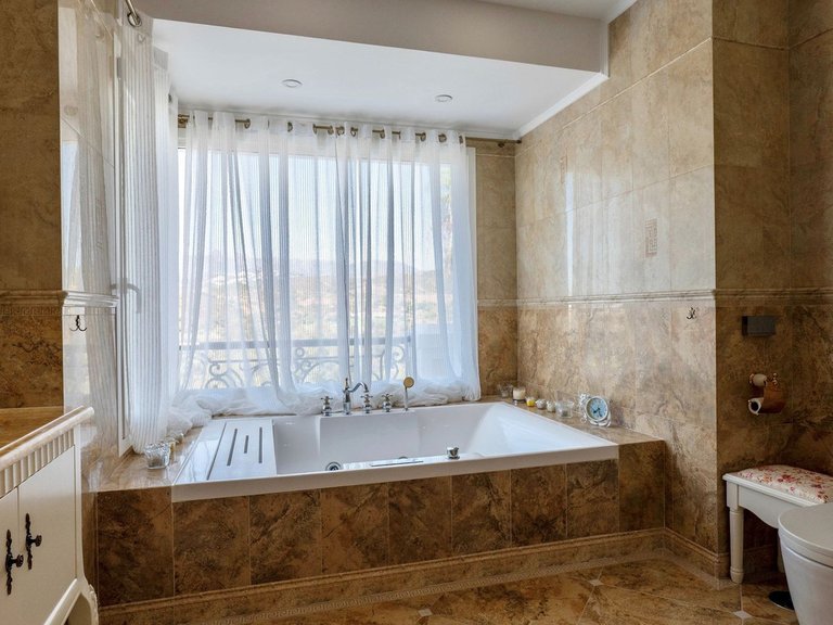 Villa for Sale in El Rosario, Malaga 29