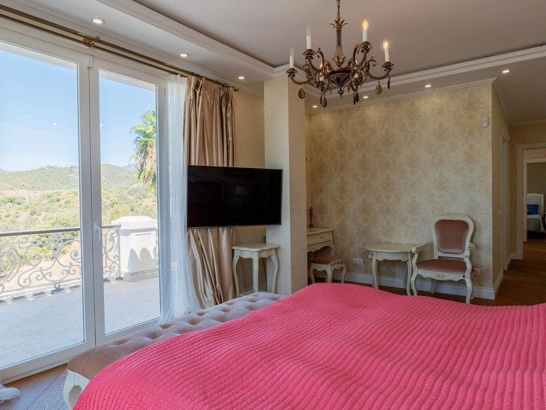 Villa for Sale in El Rosario, Malaga 31