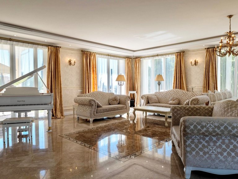 Villa for Sale in El Rosario, Malaga 4