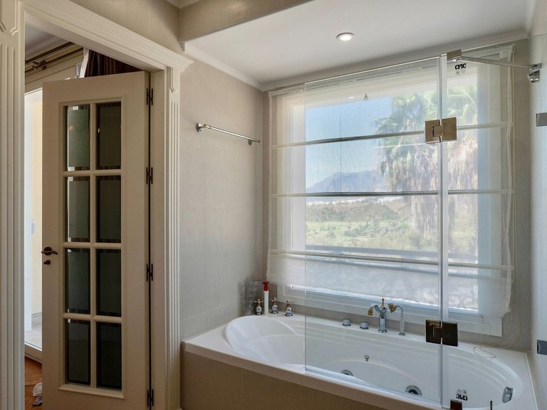 Villa for Sale in El Rosario, Malaga 40