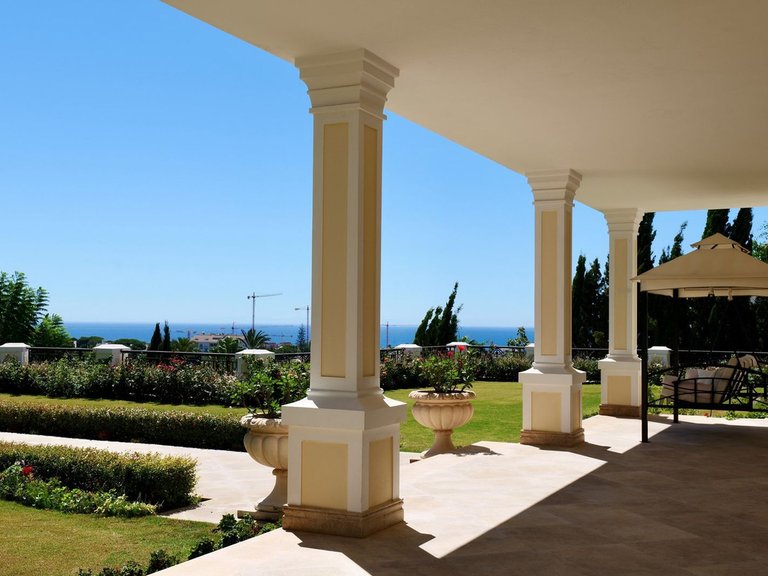 Villa for Sale in El Rosario, Malaga 43