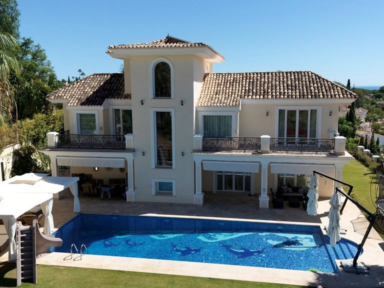 Villa for Sale in El Rosario, Malaga 50