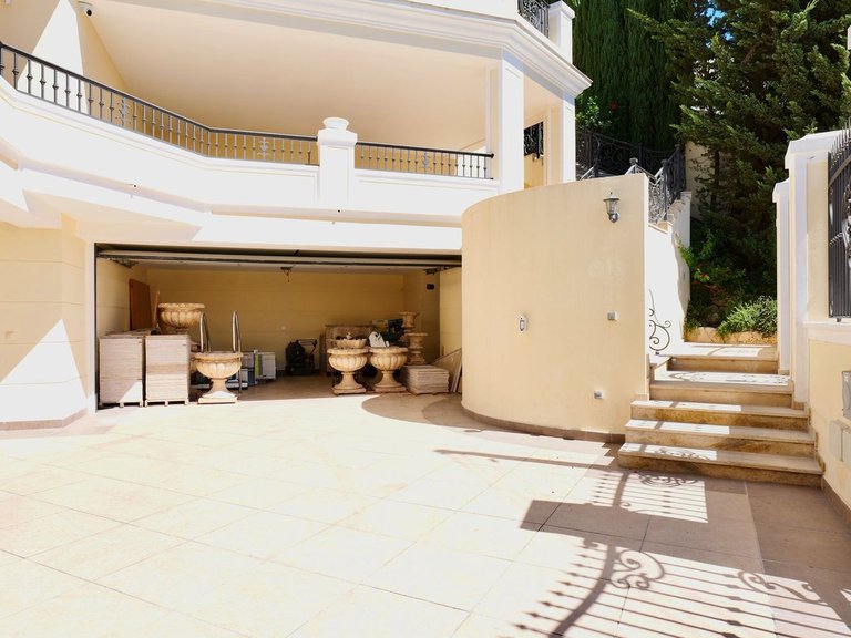 Villa for Sale in El Rosario, Malaga 52