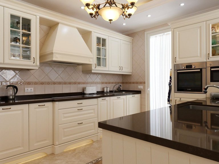 Villa for Sale in El Rosario, Malaga 7