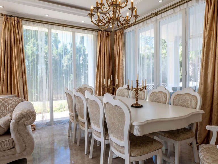 Villa for Sale in El Rosario, Malaga 9