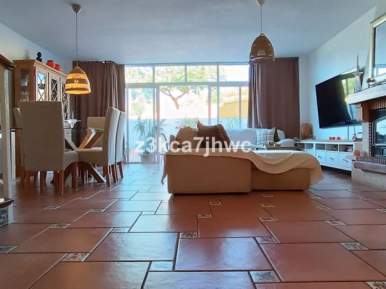 Villa for Sale in Estepona, Malaga 2