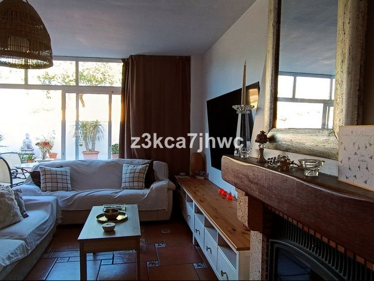 Villa for Sale in Estepona, Malaga 24
