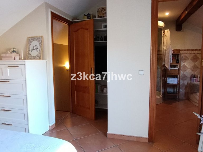 Villa for Sale in Estepona, Malaga 29