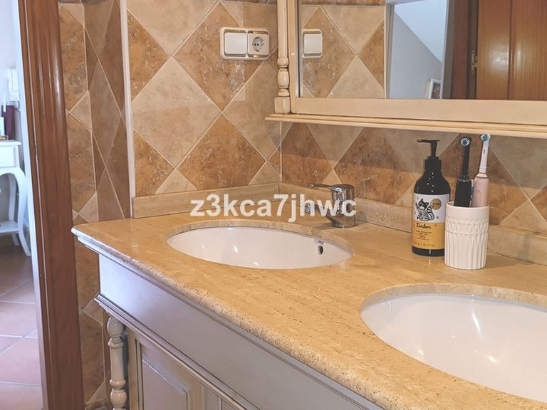 Villa for Sale in Estepona, Malaga 40