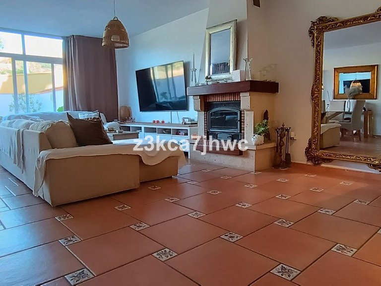 Villa for Sale in Estepona, Malaga 6