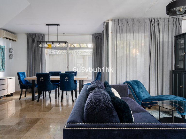 Villa for Sale in Nueva Andalucía, Malaga 1