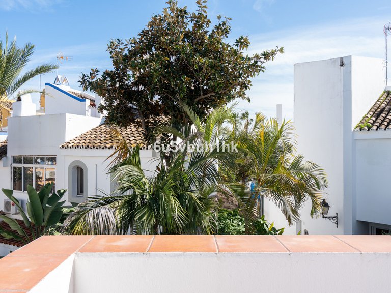 Villa for Sale in Nueva Andalucía, Malaga 23