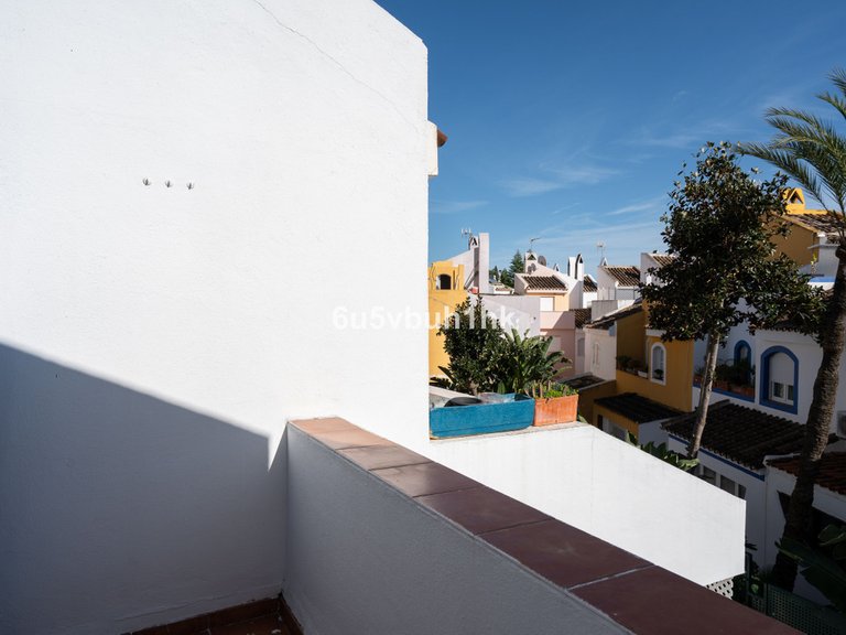 Villa for Sale in Nueva Andalucía, Malaga 26