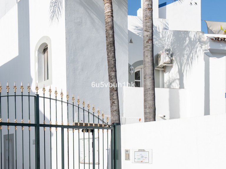 Villa for Sale in Nueva Andalucía, Malaga 29