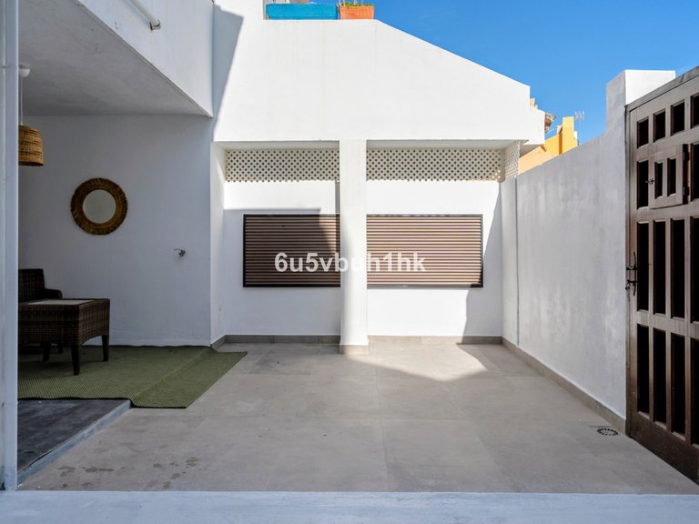 Villa for Sale in Nueva Andalucía, Malaga 5