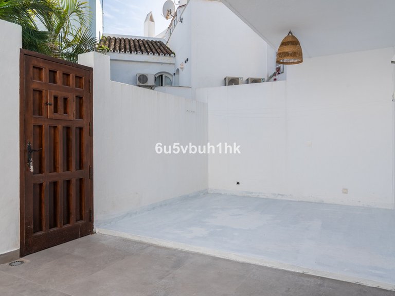 Villa for Sale in Nueva Andalucía, Malaga 6