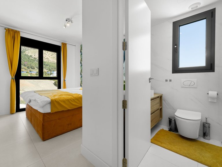 Apartment for Sale in Fuengirola, Malaga 11