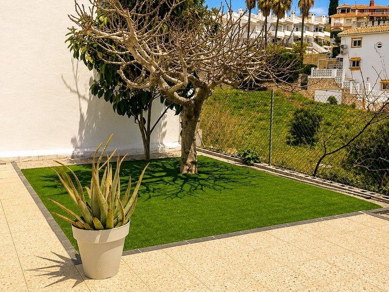 Villa for Sale in El Coto, Malaga 13