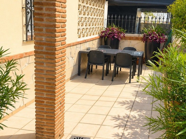 Villa for Sale in El Coto, Malaga 16