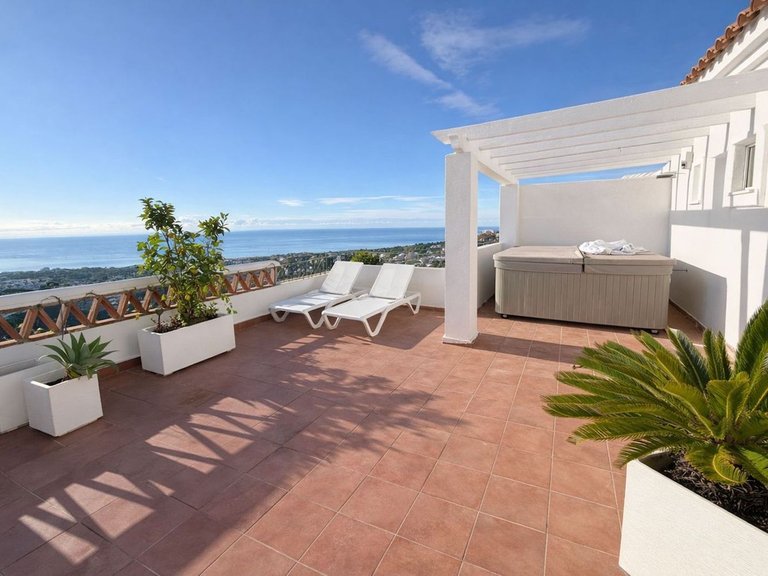 Apartment for Sale in Calahonda, Malaga 4