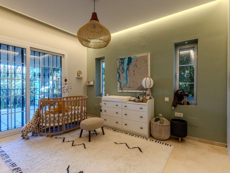 Villa for Sale in Nueva Andalucía, Malaga 25