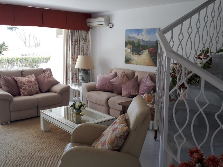 Villa for Sale in Miraflores, Malaga 9